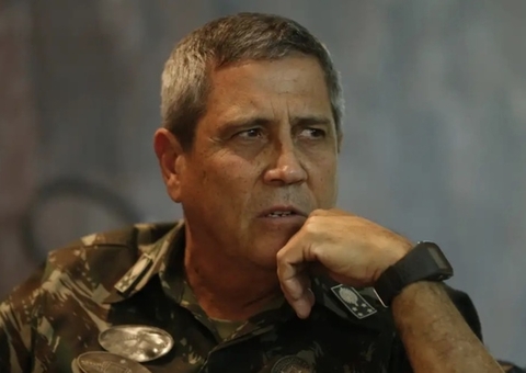 Cid afirma à PF que Braga Netto deu dinheiro vivo para financiar plano de golpe 