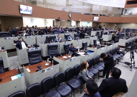 Vereadores de Manaus aprovam aumento de 37% do próprio salário 