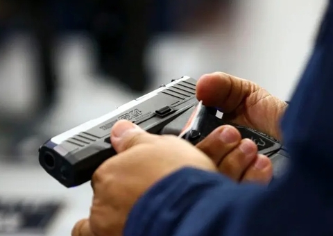 Manobra na Câmara facilita acesso a armas por condenados e anistia porte ilegal