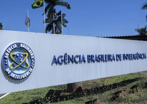 Governo Lula demite investigado no caso da 'Abin paralela' que foi para França e não voltou