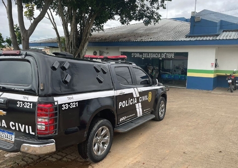 Homem leva tiro nas nádegas ao tentar assassinar ex-esposa com mata-leão em Tefé