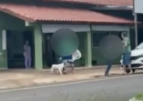 Prefeito eleito ameaça eleitor da oposição com arma após cumprimento; vídeo 