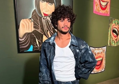 Ex-BBB Gabriel Santana é acordado por policiais em operação contra tráfico de metanfetamina