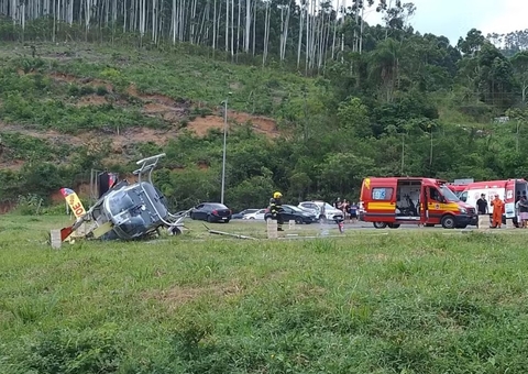 Helicóptero com cinco pessoas cai em Santa Catarina