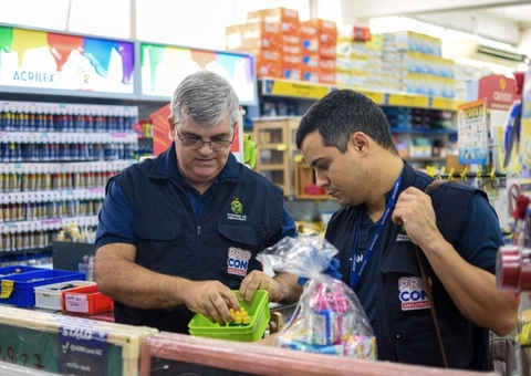 Procon alerta sobre o que não pode ser solicitado na lista de material escolar