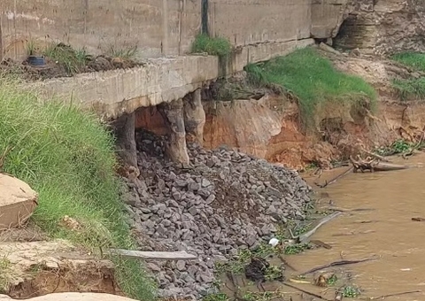 Orla de Parintins é interditada parcialmente por risco de desabamento