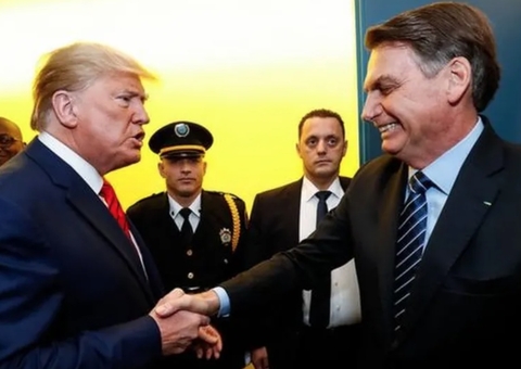 Bolsonaro diz que recebeu convite para posse de Trump e pede passaporte a Moraes