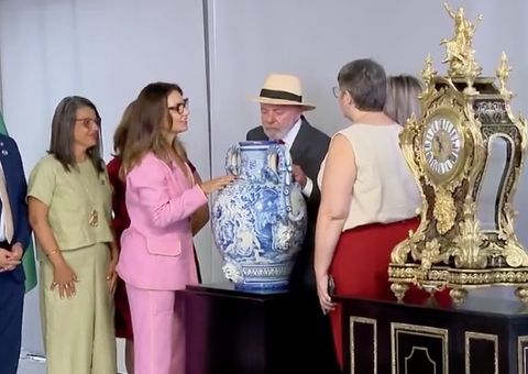 Lula realiza cerimônia no Planalto em memória aos atos do 8/1 