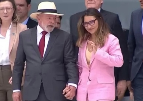 Lula diz que maioria é mais apaixonada por amante do que por mulher ao celebrar democracia