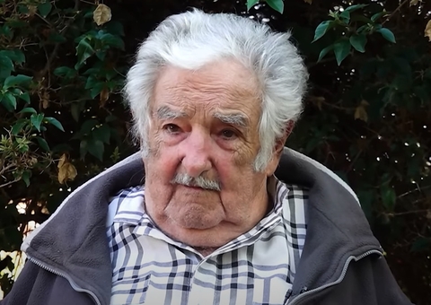 Pepe Mujica afirma que câncer de esôfago se espalhou e que está morrendo