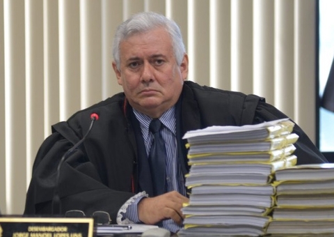 Decisão que impedia o reajuste de prefeito e secretários de Manaus é derrubada