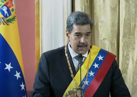 'Ninguém impõe um presidente à Venezuela', diz Maduro em cerimônia de posse