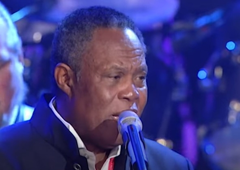 Sam Moore, lenda do soul que inspirou Michael Jackson, morre aos 89 anos