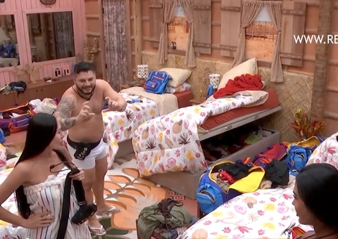 Amazonense Arleane chama Marcelo para sentir o bumbum de Gracyanne e musa reage; vídeo