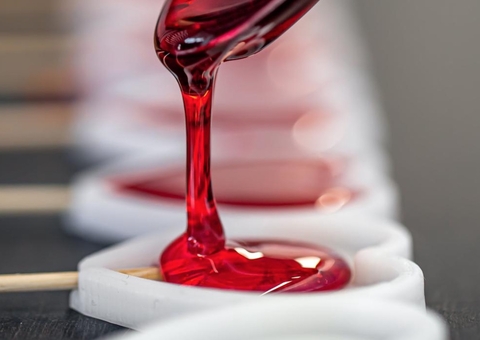 Agência dos EUA proíbe corante vermelho em alimentos; mas no Brasil ainda é permitido 