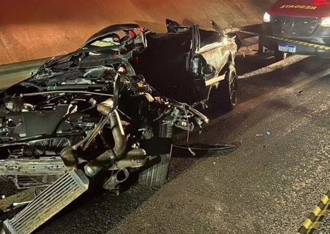 Influencer tem pés amputados após capotar BMW em acidente