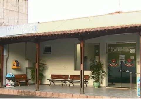 Homem é preso por esfaquear a namorada e a sogra