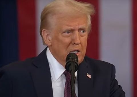 Trump critica bispa que pediu 'misericórdia' para a comunidade LGBT+ e imigrantes