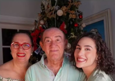 Perfil de Lívian Aragão divulga 'comunicado de luto' de Renato Aragão