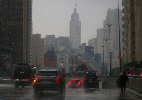 Desabamento de casa deixa seis pessoas feridas durante temporal