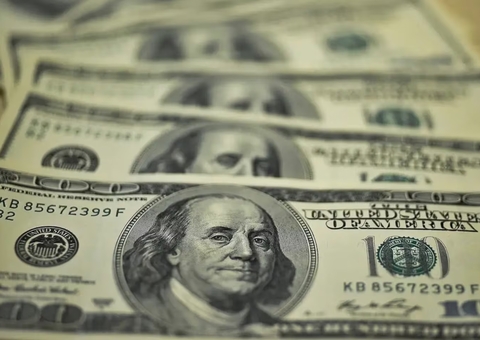 Dólar cai pela 7ª vez seguida e fecha a R$ 5,86, menor valor desde novembro 