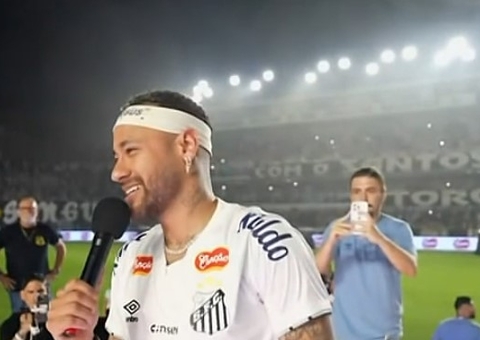 Neymar chega a Vila Belmiro e é apresentado pelo Santos