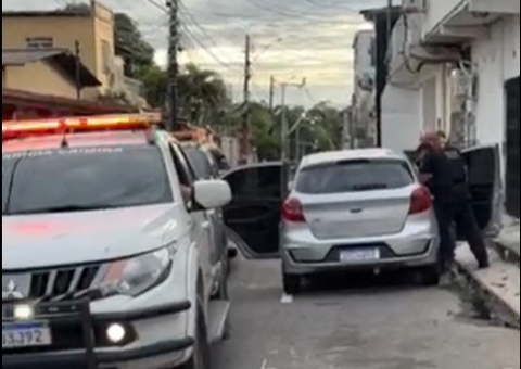 AO VIVO: Assaltante é morto ao invadir casa no Parque 10