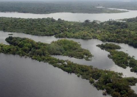 Lula diz a Alcolumbre que governo dará licença para petróleo na Foz do Amazonas