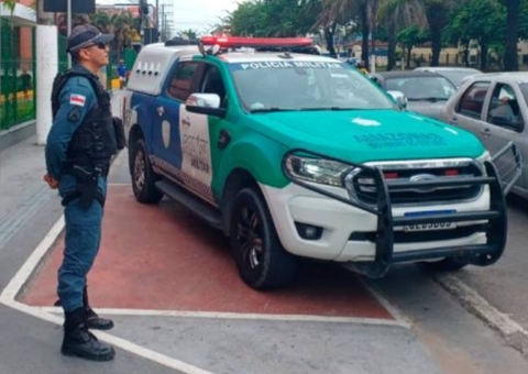 Foragido é preso após ver viatura e correr para beco na Comunidade da Sharp