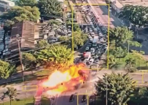 Vídeo mostra momento exato em que avião cai sobre ônibus em SP; veja