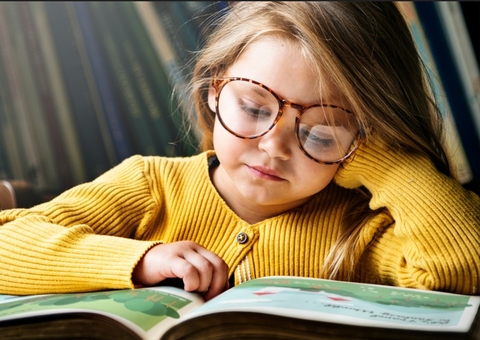 Saúde dos olhos de alunos pede atenção na volta às aulas