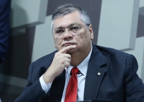 Dino critica 'vale-tudo' em benefícios a juízes e suspende verba retroativa