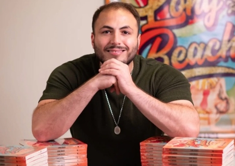 Murilo Miranda lança livro 'Long Beach' em noite de autógrafos em Manaus