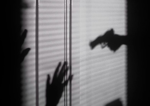 Bêbado, ex invade casa de mulher e a ameaça de morte no Zumbi