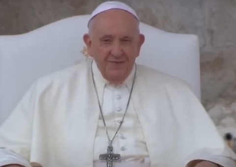 Papa Francisco é hospitalizado para tratar de bronquite