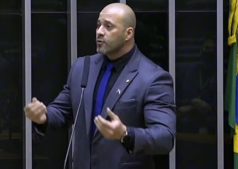 Moraes concede semiaberto a Daniel Silveira, mas nega soltura e indulto