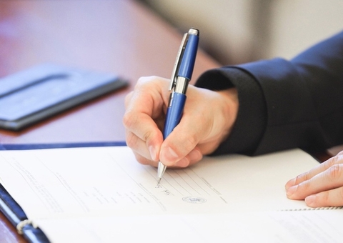 Por subestimar a inteligência do cliente, o banco deve compensar pelas ofensas, diz juiz