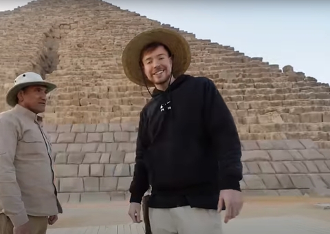 Maior influenciador do mundo acessa áreas secretas das pirâmides do Egito; vídeo