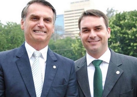 Flávio Bolsonaro critica Moraes e chama denúncia contra pai de 'absurda'