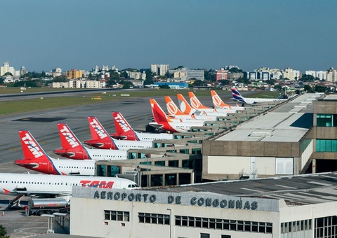 Funcionário morre atropelado por ônibus dentro de aeroporto