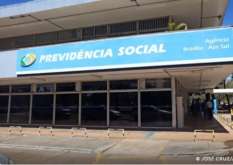 Aposentados e pensionistas do INSS começam a receber hoje