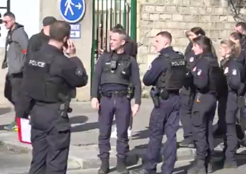 Polícia de Paris encontra bomba da 2ª Guerra em trilhos de trem; veja fotos