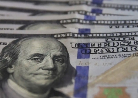 Juíza determina devolução em reais de dólares não restituídos após absolvição de réu em Manaus 