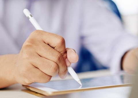 Justiça manda associação indenizar em R$ 5 mil após aceitar contestação de assinatura eletrônica em contrato