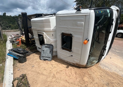 AO VIVO: Acidente envolvendo caminhão Munck da Amazonas Energia na BR-174 