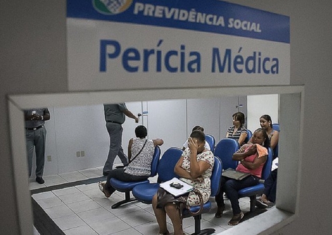 Ex-médica perita do INSS é condenada por receber sem cumprir jornada de trabalho; chefe acobertou