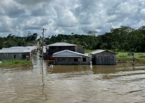 Subida do Rio Juruá ameaça alagar áreas de município do Amazonas