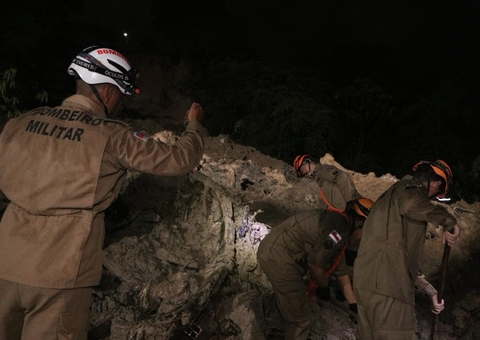 Governo monta força-tarefa para atender vítimas de deslizamentos de terra e inundações em Manaus