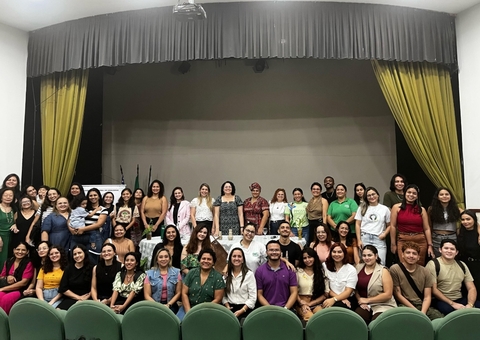 Violeta Loureiro ministra aula magna e oficina de escrita científica na UFAM