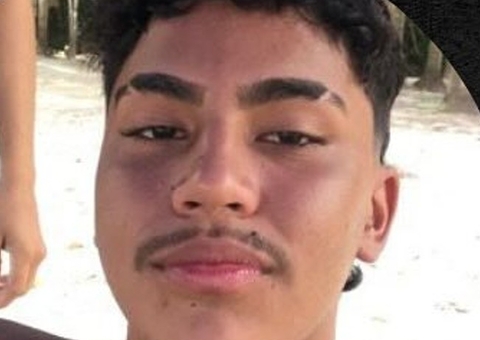 Adolescente morre após moto colidir com carro estacionado em Rio Preto da Eva